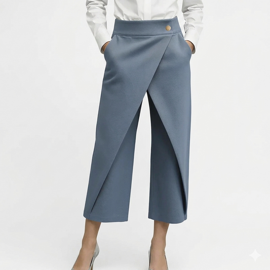 Pantalón capri para mujer con detalles de paneles combinados