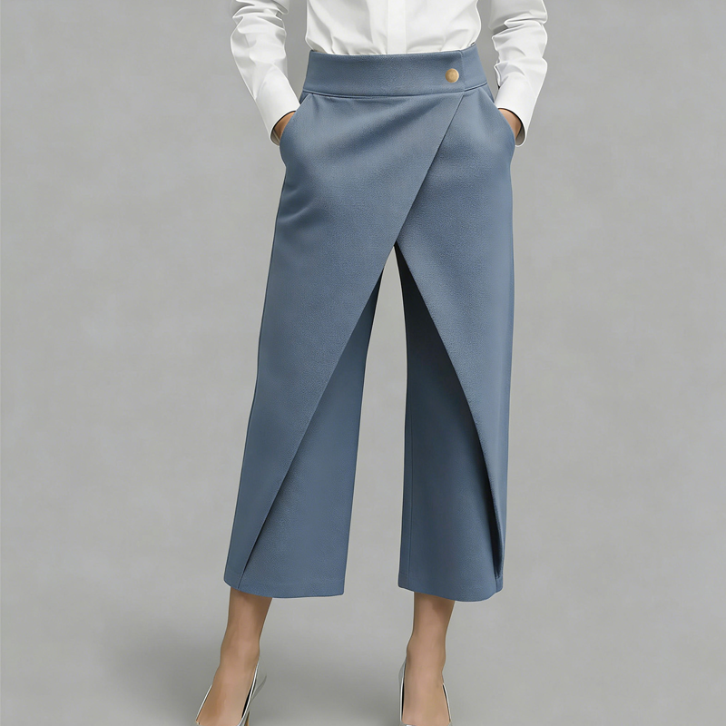 Pantalón capri para mujer con detalles de paneles combinados