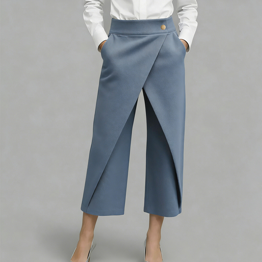 Pantalón capri para mujer con detalles de paneles combinados