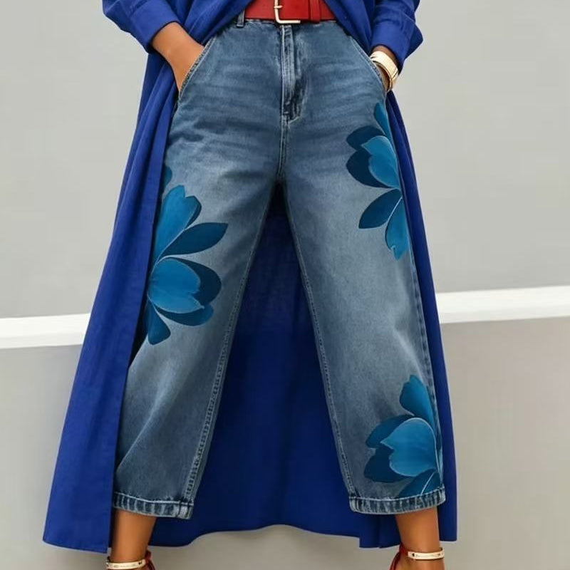 Jeans anchos para mujer con apliques florales artísticos